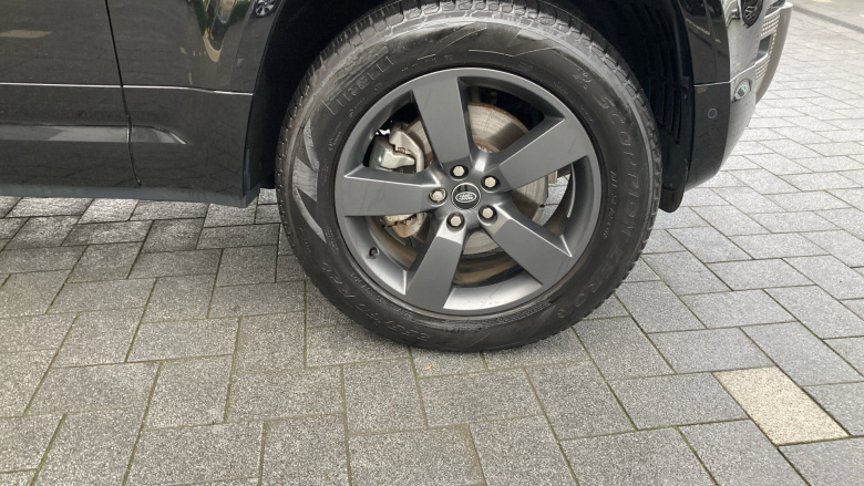 Land Rover Defender 2.0 P300 X-Dynamic HSE 110 5dr Auto Petrol Estate